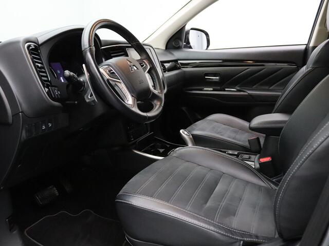 Mitsubishi OUTLANDER 2.4 PHEV Intense Camera | Cruise | Climate | Parkeersens. v+a | Stoelverw.