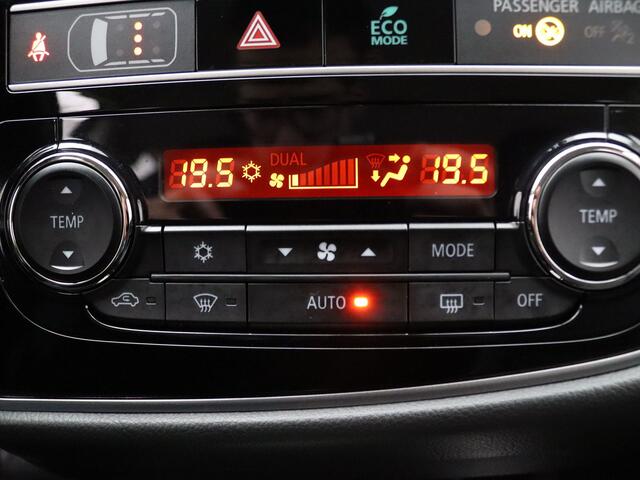 Mitsubishi OUTLANDER 2.4 PHEV Intense Camera | Cruise | Climate | Parkeersens. v+a | Stoelverw.