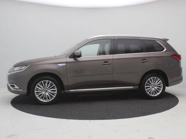Mitsubishi OUTLANDER 2.4 PHEV Intense / Trekhaak / 1500KG trekgewicht / LMV / Stoelverwarming voor / Navigatie middels Apple CarPlay & android Auto / Historie aanwezig /