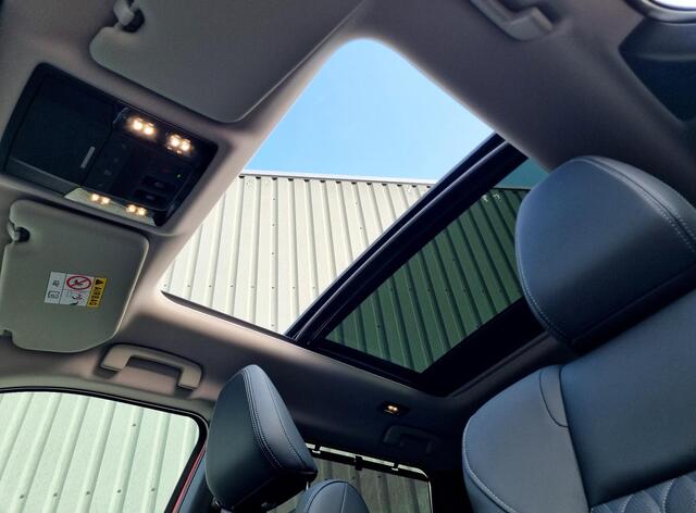 Mitsubishi OUTLANDER 2.4 PHEV Instyle / ¤2000,- Introductievoordeel / Nieuw Model 2025 / Elektrische Range 86 KM WLTP / 1600KG Trekgewicht / 8 Jaar Fabrieksgarantie
