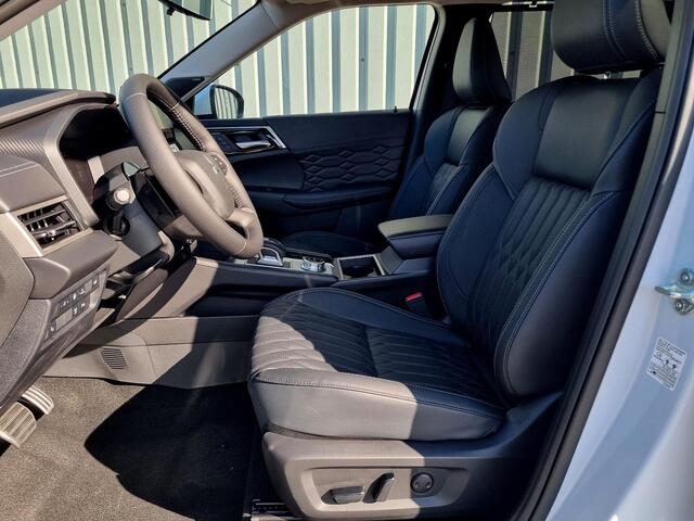 Mitsubishi OUTLANDER 2.4 PHEV Instyle / ¤2000,- Introductievoordeel / Nieuw Model 2025 / Elektrische Range 86 KM WLTP / 1600KG Trekgewicht / 8 Jaar Fabrieksgarantie