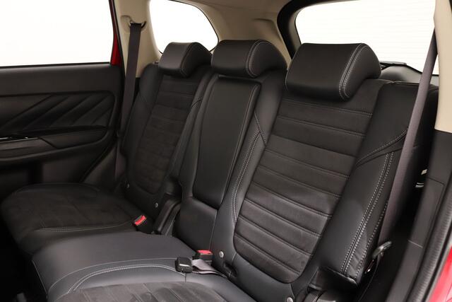 Mitsubishi OUTLANDER 2.4 PHEV AWD INTENSE + | Navi | Camera | Trekhaak | zeer nette auto!