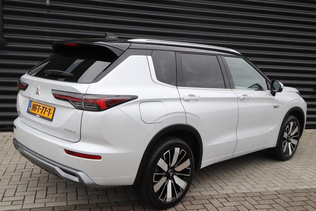 Mitsubishi OUTLANDER 2.4 PHEV Instyle "White Diamond LTD Edition" Uniek! Zwart dak, Ivory interieur
