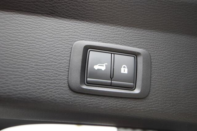 Mitsubishi OUTLANDER 2.4 PHEV Instyle "White Diamond LTD Edition" Uniek! Zwart dak, Ivory interieur