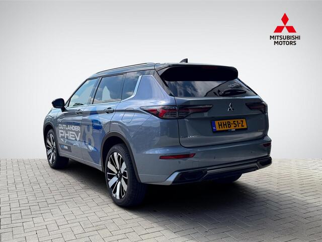 Mitsubishi OUTLANDER 2.4 PHEV Instyle+ | Panoramadak | Nappa Leder | Premium Audio | Stoelventilatie + -Verwarming | Head-Up Display | Geheugenstoel | Rijklaarprijs!