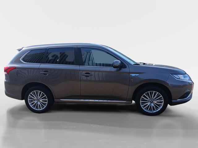 Mitsubishi OUTLANDER 2.4 PHEV Pure+ | Climate | Cruise | Trekhaak | Camera | DAB |