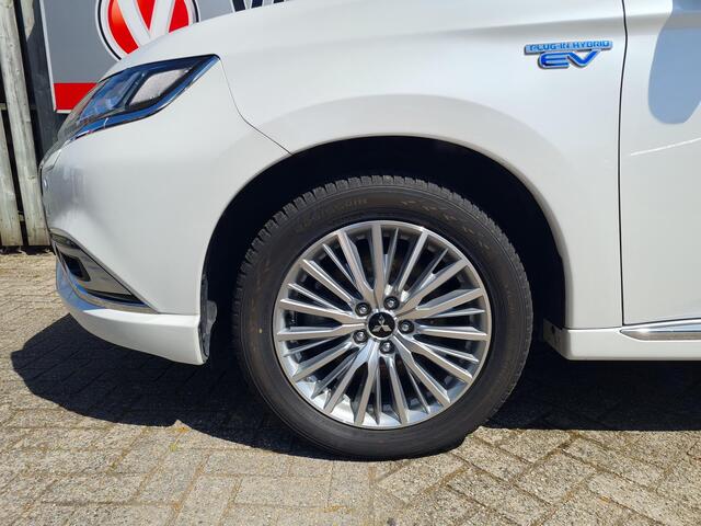 Mitsubishi OUTLANDER 2.4 PHEV Instyle 18"/Trekhaak/LED/Leder/Zonnedak/Stoel + stuurverwarming/Dodehoek/PDC v+a/360 Camera/Apple Carplay & Android Auto