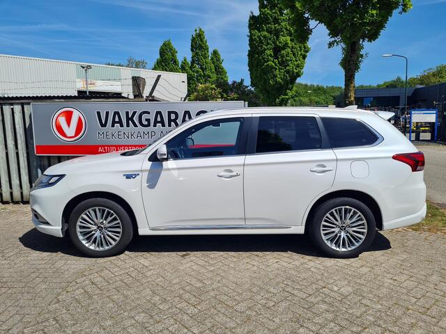 Mitsubishi OUTLANDER 2.4 PHEV Instyle 18"/Trekhaak/LED/Leder/Zonnedak/Stoel + stuurverwarming/Dodehoek/PDC v+a/360 Camera/Apple Carplay & Android Auto