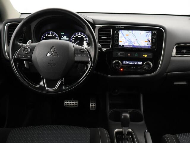Mitsubishi OUTLANDER 2.0 AUT. 7-PERSOONS EXECUTIVE EDITION + TREKHAAK | CAMERA | 18 INCH | LED