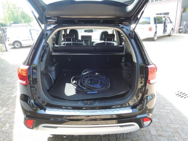 Mitsubishi OUTLANDER 2.4 PHEV INTENSE+