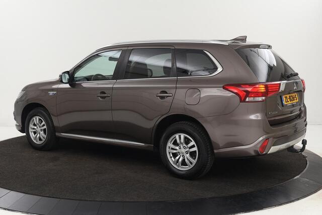 Mitsubishi OUTLANDER 2.0 PHEV Pure | Trekhaak | Carplay | Camera | Half leder | Keyless | Climate control | Cruise control
