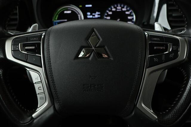Mitsubishi OUTLANDER 2.0 PHEV Pure | Trekhaak | Carplay | Camera | Half leder | Keyless | Climate control | Cruise control