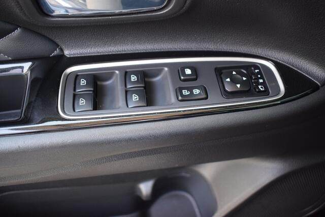 Mitsubishi OUTLANDER 2.4i PHEV 4WD Instyle Autom. | Cruise Control Adaptief | SmartLink-Navigatie | 360-Camera | Leder | SchuifKanteldak |
