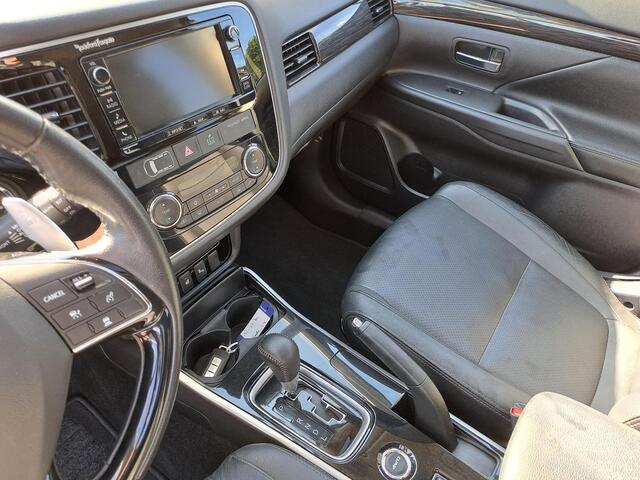Mitsubishi OUTLANDER 2.0 2WD Instyle, 7-Persoons, Panoramadak, Leder, DAB, Navigatie