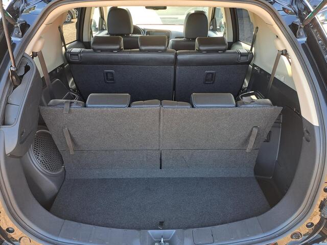 Mitsubishi OUTLANDER 2.0 2WD Instyle, 7-Persoons, Panoramadak, Leder, DAB, Navigatie