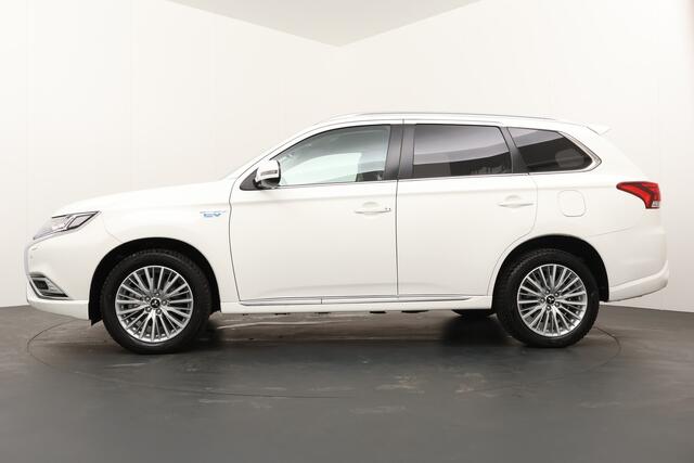 Mitsubishi OUTLANDER BWJ 2019 2.4 135 PK PHEV Intense NWE APK CARPLAY / CAMERA / KEYLESS / CLIMA / NAVI / CRUISE / BLUETOOTH / PDC / LMV 18 INCH / ISOFIX / PRIV. GLAS / LED / MULTIFUNCT. STUUR / DAB