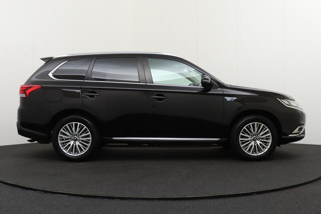 Mitsubishi OUTLANDER 2.4 PHEV Pure+ Camera Trekhaak Stoelverw. Keyless