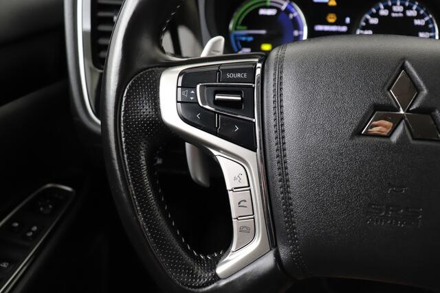 Mitsubishi OUTLANDER 2.4 PHEV Pure+ Camera Trekhaak Stoelverw. Keyless
