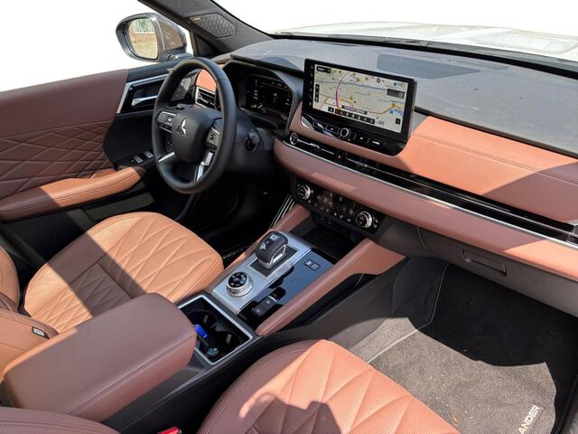 Mitsubishi OUTLANDER 2.4 PHEV Instyle+ | FULL OPTION | 20" ZWART LICHTMETAAL | DEMONSTRATIEAUTO |