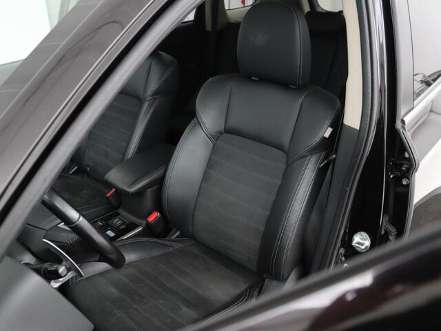 Mitsubishi OUTLANDER 2.4 PHEV Intense+ | Schuifdak | Stoel & stuurverwarming | 360 camera | Trekhaak | Half leder | Carplay | Navigatie | Climate control