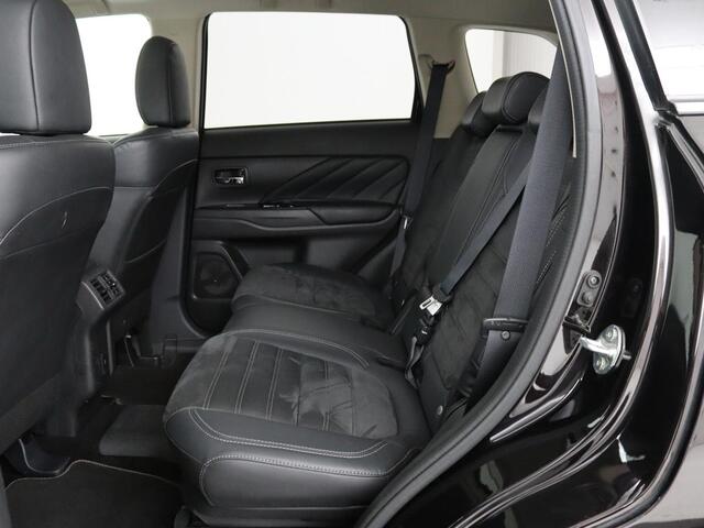 Mitsubishi OUTLANDER 2.4 PHEV Intense+ | Schuifdak | Stoel & stuurverwarming | 360 camera | Trekhaak | Half leder | Carplay | Navigatie | Climate control