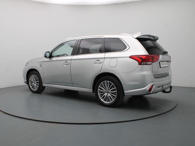 Mitsubishi OUTLANDER 240pk PHEV Instyle 360° Camera | Adapt. Cruise | Navi | Parkeersens. v+a | Stoel-/stuurverw. | Panoramadak