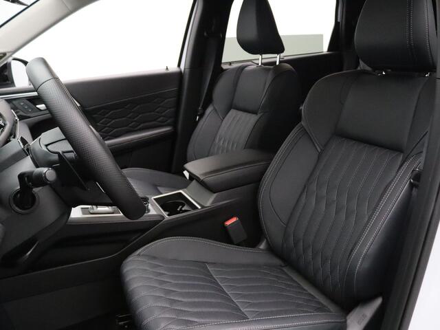 Mitsubishi OUTLANDER 240pk PHEV Instyle Automaat 360° Camera | Head-Up | Adapt. Cruise | Navi | Stoel-/stuurverw. | Panoramadak