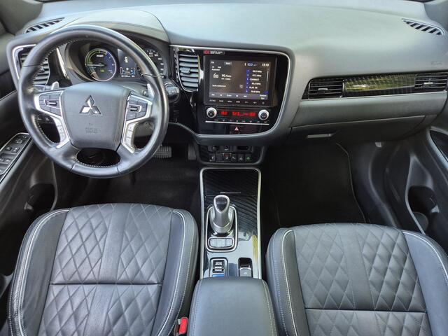 Mitsubishi OUTLANDER 2.4 PHEV Pug-in Intense+ Automaat / Navigatie via Apple Carplay of Android Auto / Stuur- en Stoelverwarming / Trekgewicht 1500 kg / Elektrische bedienbare achterklep / Rondomzicht camera / Adaptief cruise control /