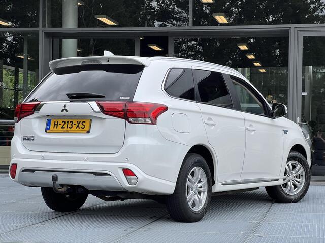 Mitsubishi OUTLANDER 2.4 PHEV Pure | Afneembare trekhaak | Carplay | Parkeersensoren | Dealer onderhouden