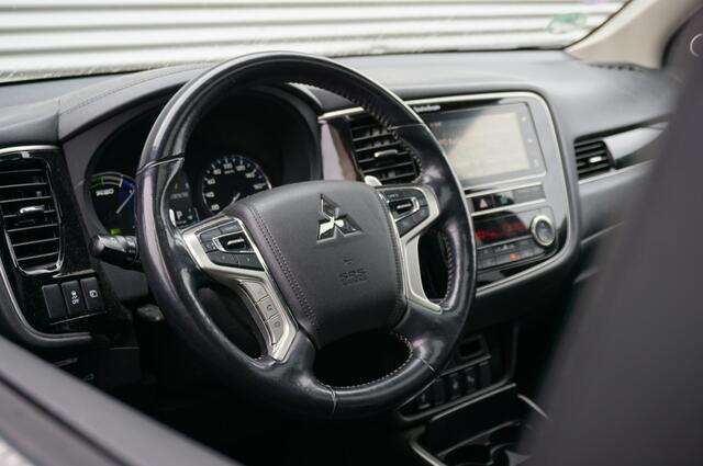 Mitsubishi OUTLANDER PHEV Intense+ AUTOMAAT SCHUIFDAK | ELEK.KLEP | CARPLAY | HAAK!
