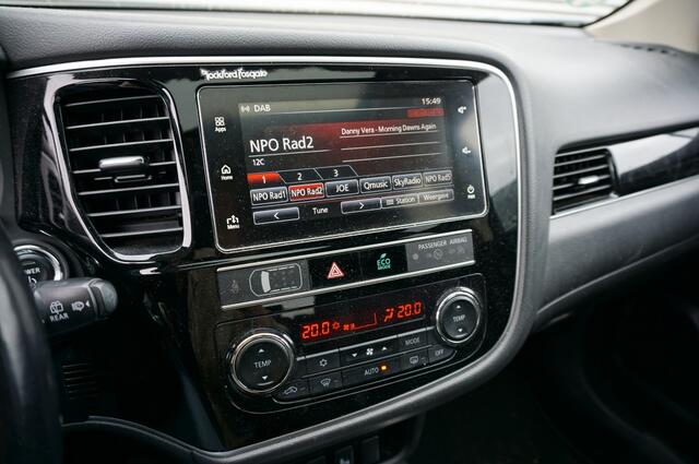 Mitsubishi OUTLANDER PHEV Intense+ AUTOMAAT SCHUIFDAK | ELEK.KLEP | CARPLAY | HAAK!