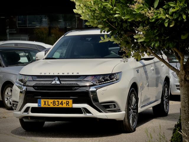 Mitsubishi OUTLANDER 2.4 PHEV AUT S-EDITION 113D.KM! PANODAK DESIGNO-LEDER NAVI CAMERA APPLE-CARPLAY LED LMV PDC