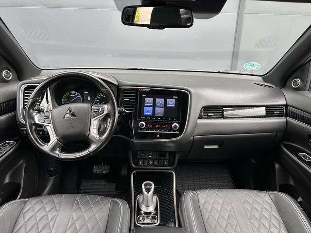 Mitsubishi OUTLANDER 2.4 PHEV Instyle 4WD / Navigatie via Apple Carplay & Android Auto / Afneembare Trekhaak / Elektrisch Verstelbare Stoelen / Lederen Bekleding / Achteruitrijcamera /
