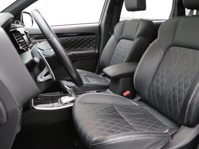 Mitsubishi OUTLANDER 240pk PHEV Intense+ Automaat 360° Camera | Adapt. Cruise | Navi | Parkeersens. v+a | Stoel-/stuurverw. | Panoramadak