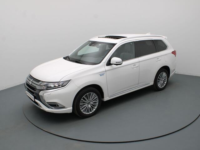 Mitsubishi OUTLANDER 240pk PHEV Intense+ Automaat 360° Camera | Adapt. Cruise | Navi | Parkeersens. v+a | Stoel-/stuurverw. | Panoramadak