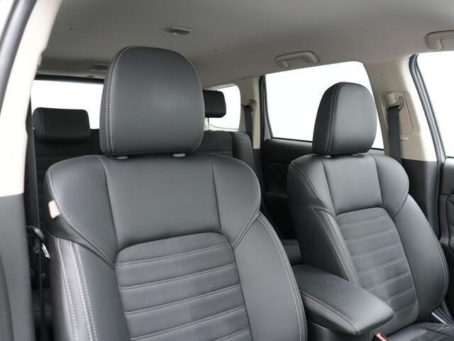 Mitsubishi OUTLANDER 2.4 Intense Plug In Hybrid 225pk Dealer O.H. PHEV | Trekhaak Afneembaar | Alcantara Sportstoelen Apple Carplay | Stoelverwarming | Cruise Control | Climate Control | DAB |