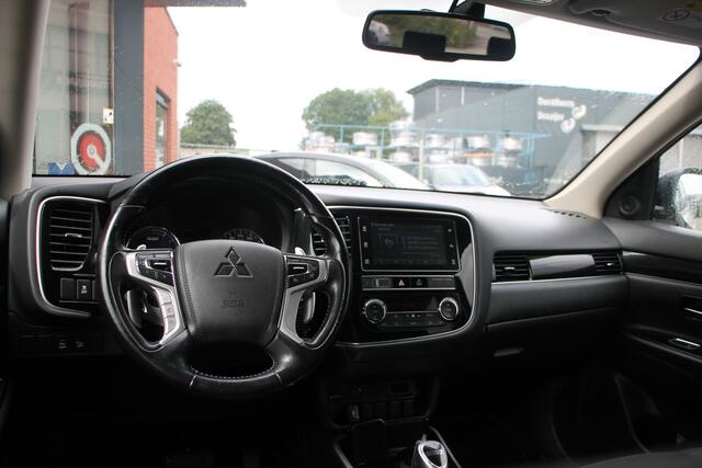 Mitsubishi OUTLANDER 2.4 PHEV Intense ? Trekhaak ? Automaat ? Rijklaar ?
