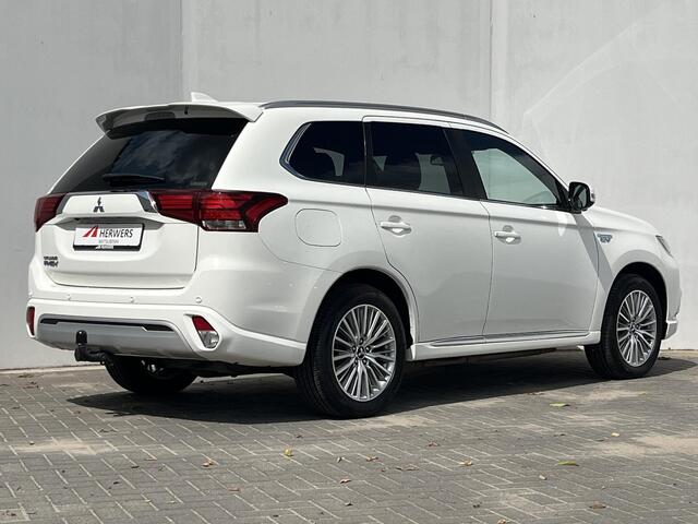 Mitsubishi OUTLANDER 2.4 PHEV Intense / Stuur- & Stoelverwarming / Rondzichtcamera / Apple Carplay/Android Auto / Cruise Control / Onderhouden /