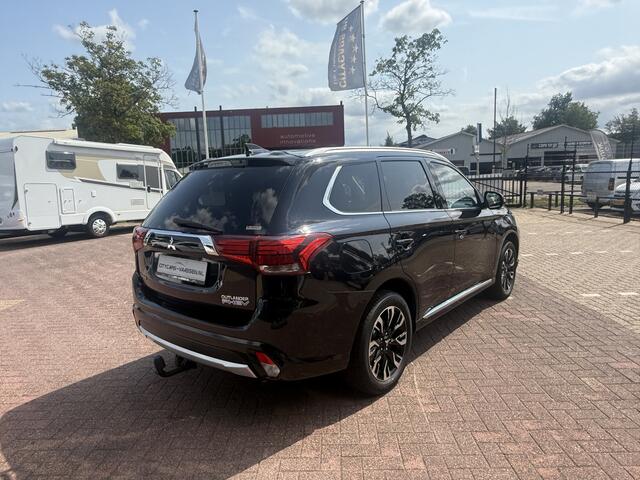 Mitsubishi OUTLANDER 2.0 PHEV Premium 4wd 122 pk plug in hybride automaat apple carplay camera climate ctr cruise ctr half/leder alcantara dagrijverlichting led dealer onderhoud