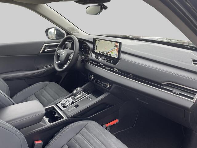 Mitsubishi OUTLANDER 2.4 PHEV First Edition