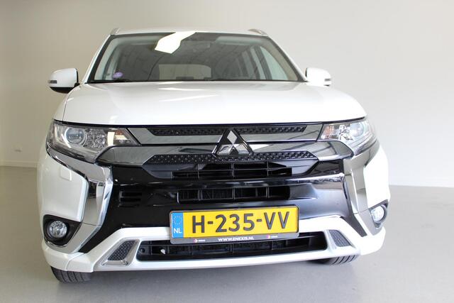Mitsubishi OUTLANDER 2.4 PHEV Pure | AFN-TRHAAK | CLIMA | STOEL-VERW | CAMERA | NAVIGATIE | D-GLAS | KEYLESS |