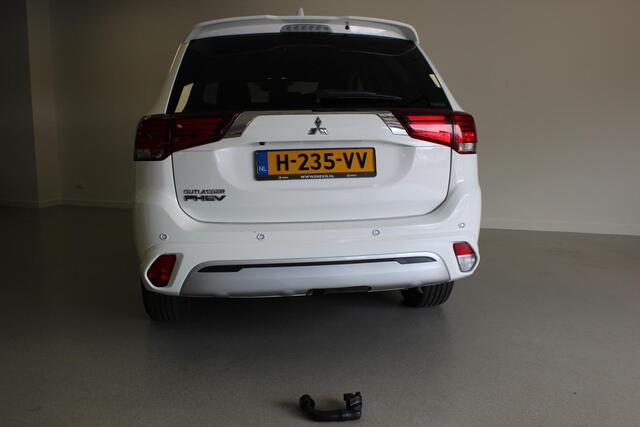 Mitsubishi OUTLANDER 2.4 PHEV Pure | AFN-TRHAAK | CLIMA | STOEL-VERW | CAMERA | NAVIGATIE | D-GLAS | KEYLESS |