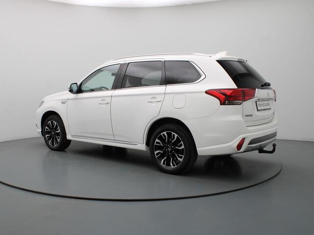 Mitsubishi OUTLANDER 2.0 PHEV Premium 360° Camera | Cruise | Climate | Stoel-/stuurverw. | Trekhaak