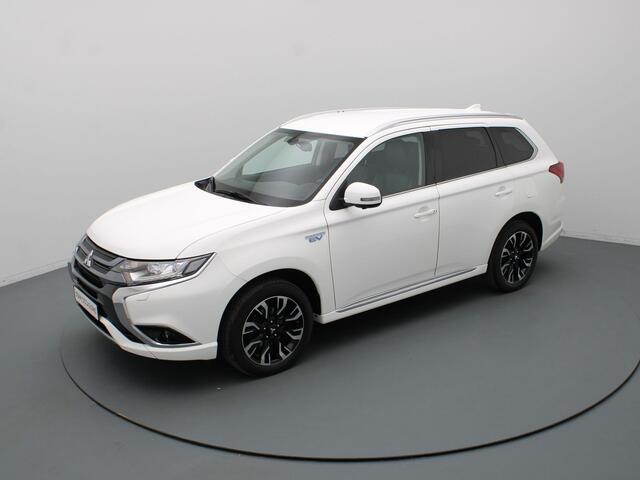 Mitsubishi OUTLANDER 2.0 PHEV Premium 360° Camera | Cruise | Climate | Stoel-/stuurverw. | Trekhaak