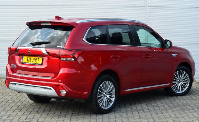 Mitsubishi OUTLANDER PHEV 2.4 INSTYLE 4WD | PLUG IN HYBRID | FULL OPTIONS | SCHUIFDAK | ADAPTIEF CRUISE | ALL SEASON BANDEN | FABRIEKSGARANTIE TOT 07-12-2029* | ALL IN RIJKLAARPRIJS