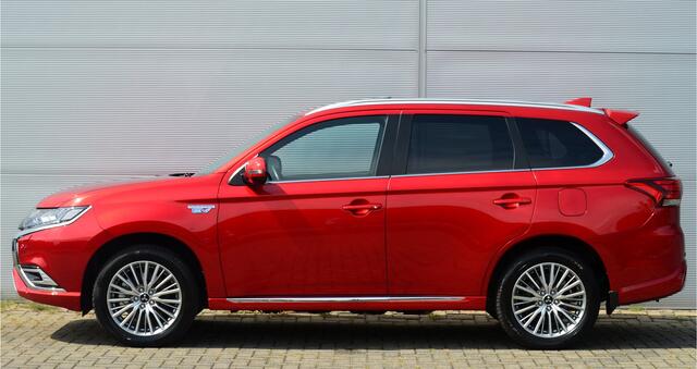 Mitsubishi OUTLANDER PHEV 2.4 INSTYLE 4WD | PLUG IN HYBRID | FULL OPTIONS | SCHUIFDAK | ADAPTIEF CRUISE | ALL SEASON BANDEN | FABRIEKSGARANTIE TOT 07-12-2029* | ALL IN RIJKLAARPRIJS