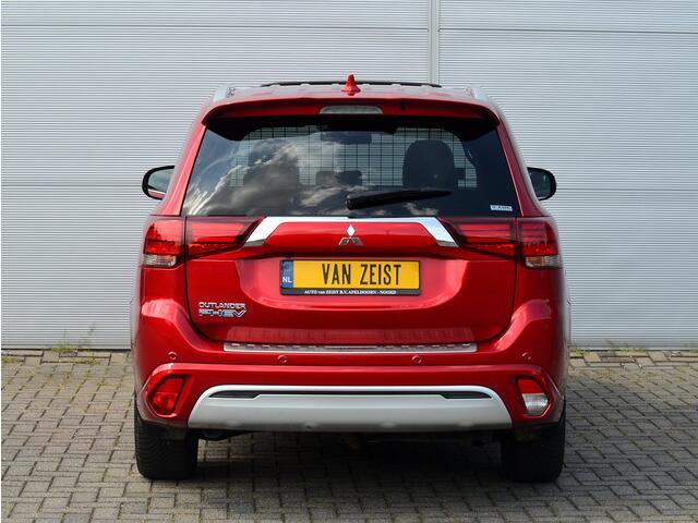 Mitsubishi OUTLANDER PHEV 2.4 INSTYLE 4WD | PLUG IN HYBRID | FULL OPTIONS | SCHUIFDAK | ADAPTIEF CRUISE | ALL SEASON BANDEN | FABRIEKSGARANTIE TOT 07-12-2029* | ALL IN RIJKLAARPRIJS