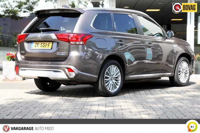 Mitsubishi OUTLANDER 2.4 PHEV Intense+ 4WD | Trekhaak | Schuif- kantel dak |