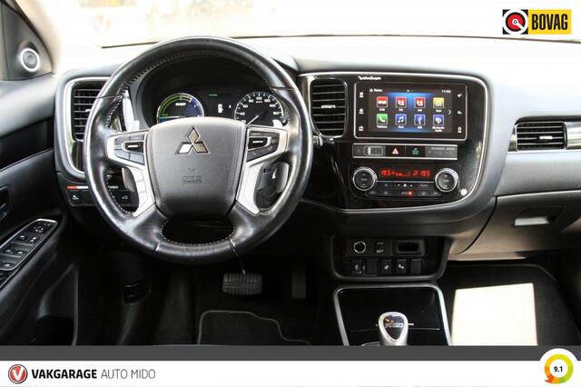 Mitsubishi OUTLANDER 2.4 PHEV Intense+ 4WD | Trekhaak | Schuif- kantel dak |