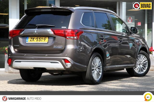 Mitsubishi OUTLANDER 2.4 PHEV Intense+ 4WD | Trekhaak | Schuif- kantel dak |
